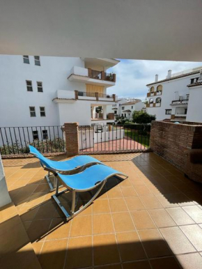 Spacious Calahonda Park Apartment